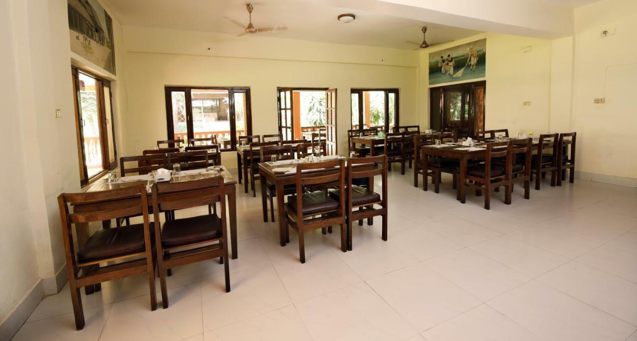 סאורהה Chitwan Paradise Hotel מראה חיצוני תמונה